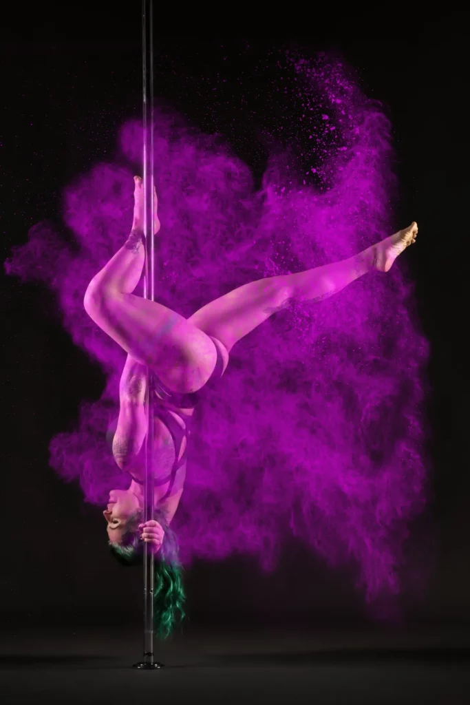 Pole Dance Insight Leg Hang lila Nebel